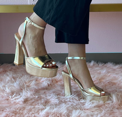 DELLA S26 GOLD METALLIC FAUX LEATHER PLATFORM BLOCK HEEL WITH ANKLE STRAP