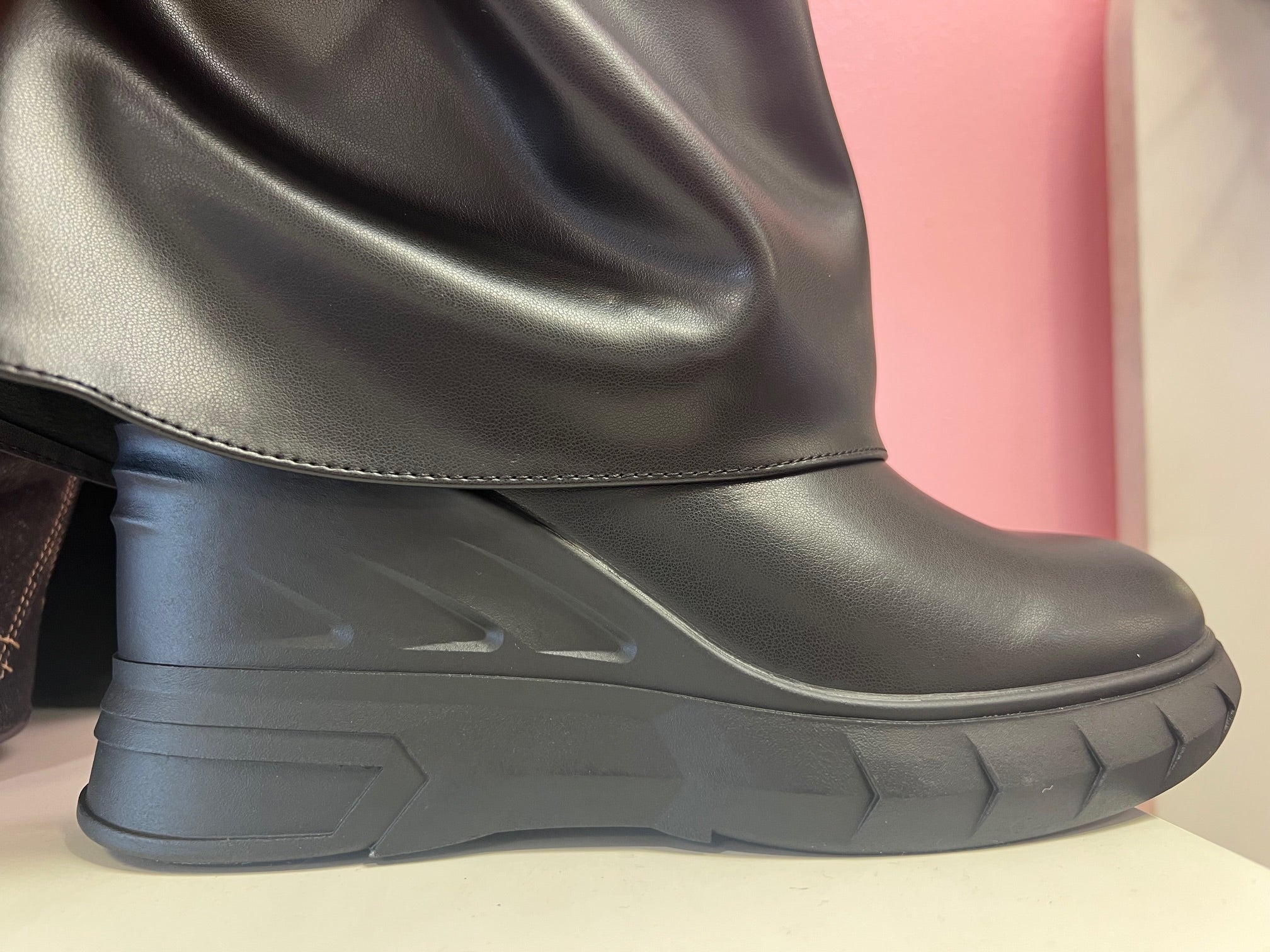 DARIN FAUX LEATHER KNEE HIGH SLEEVE BOOT BLACK