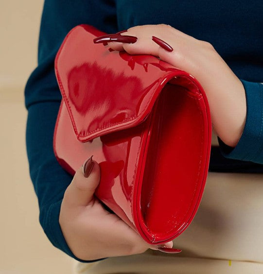 ZOEY PATENT LEATHER CLUTCH BAG RED