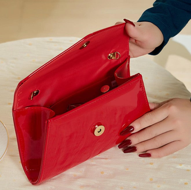 ZOEY PATENT LEATHER CLUTCH BAG RED