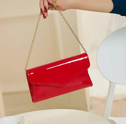 ZOEY PATENT LEATHER CLUTCH BAG RED