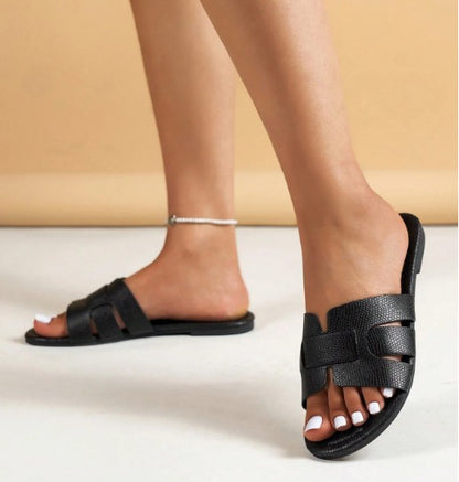 ESPRESSO BLACK FAUX LEATHER FLAT SLIP ON SLIDE ROUND OPEN TOE SANDAL WITH WOVEN DESIGN RUNS SLIGHTLY WIDE