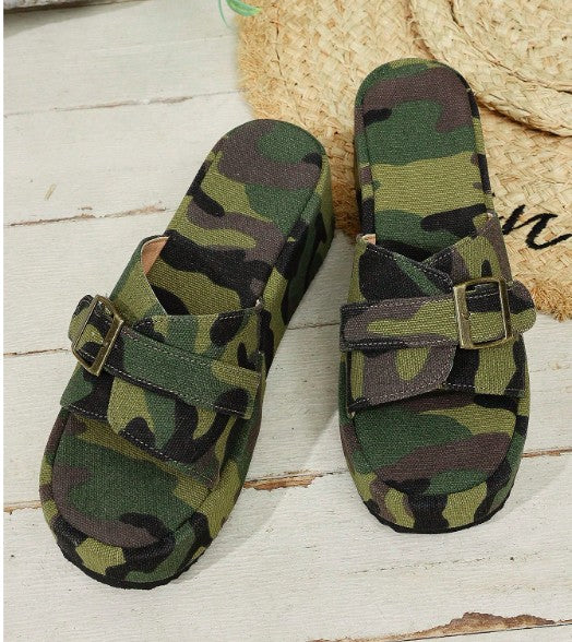 LANA CAMOUFLAGE PRINT FABRIC PLATFORM FLATFORM SLIP ON MULE OPEN ROUND TOE SANDALS