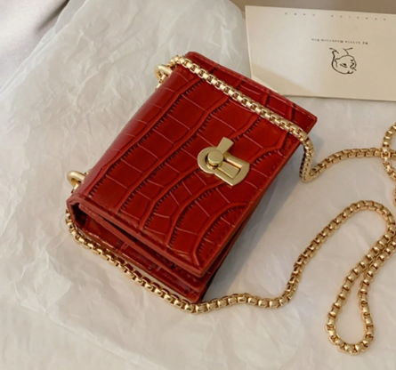 LIZETTE RED FAUX CROC MINI BAG WITH GOLD TURN LOCK AND GOLD CHAIN CROSS BODY STRAP (Copy)