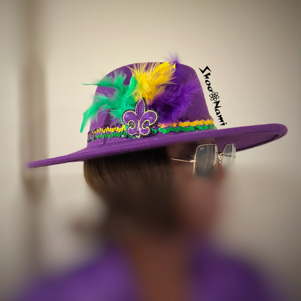 FEATHER WIDE BRIM MARDI GRAS HAT Purple - ShoeNami