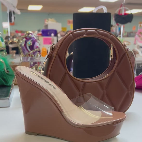 Liliana RHONA-2 honey

- Clear Vamp Band
- Peep Toe
- Honey Faux Patent Platform Wedge Heel, Approx. 5"
- Also Available in Nude and Cork