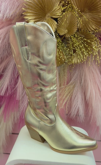 CREEK-15 GOLD POINTY TOE COWBOY BOOT WITH TRADITIONAL WESTERN STITCHING DETAIL