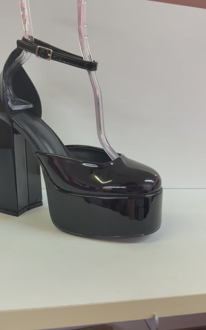 WINNA-04 BLACK PATENT LEATHER PLATFORM CLOSED TOE  BLOCK HEELS