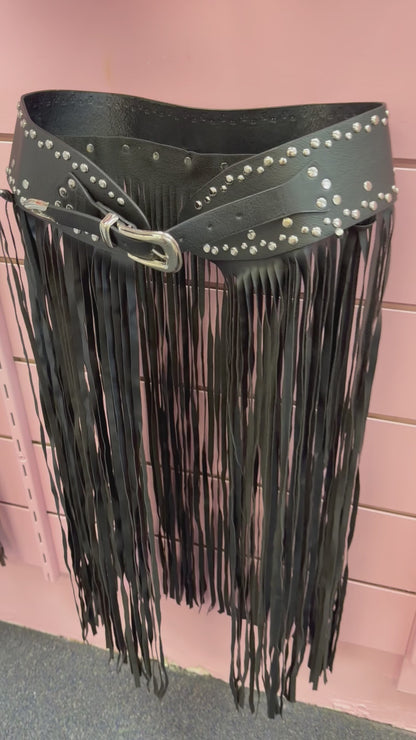 FILLY BLACK FAUX LEATHER BELT WITH STUDS AND LONG ALL AROUND FRINGE