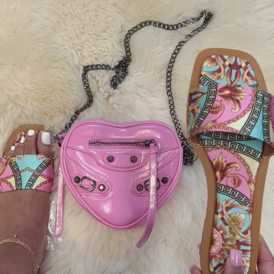 Liliana MINDEE-2 pink 

- Pink Multi Print Flat Sandal Slide
- Square Open Toe
-&nbsp;Slip-On Slide