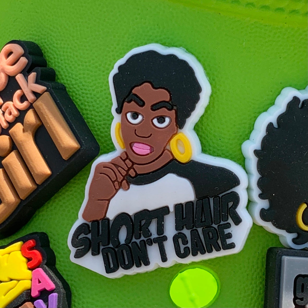SHOE CHARMS - SHORT HAIR DON’T CARE - ShoeNami