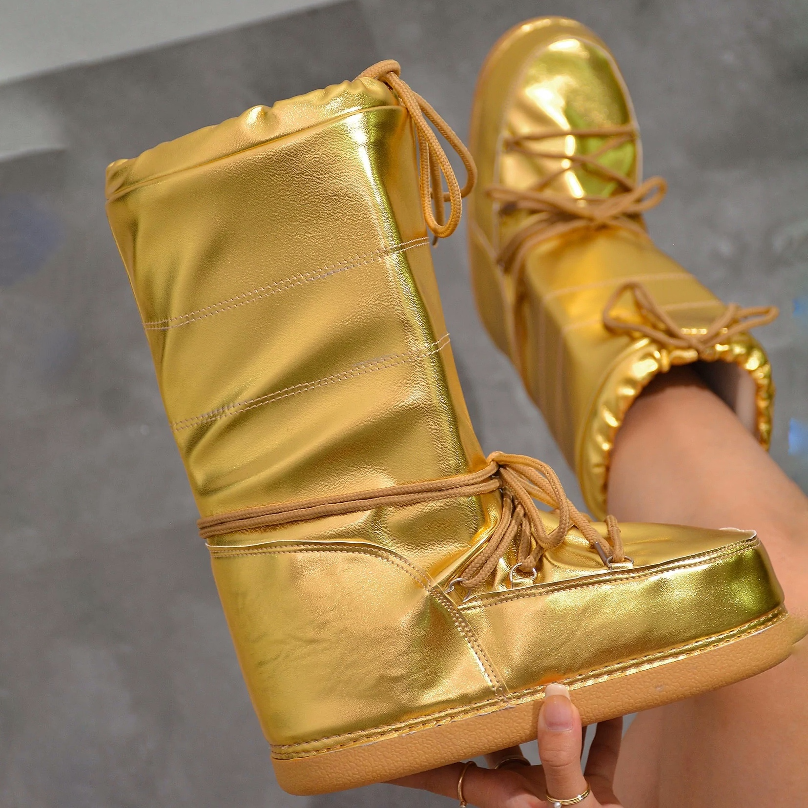 SNOWBELL Gold - ShoeNami